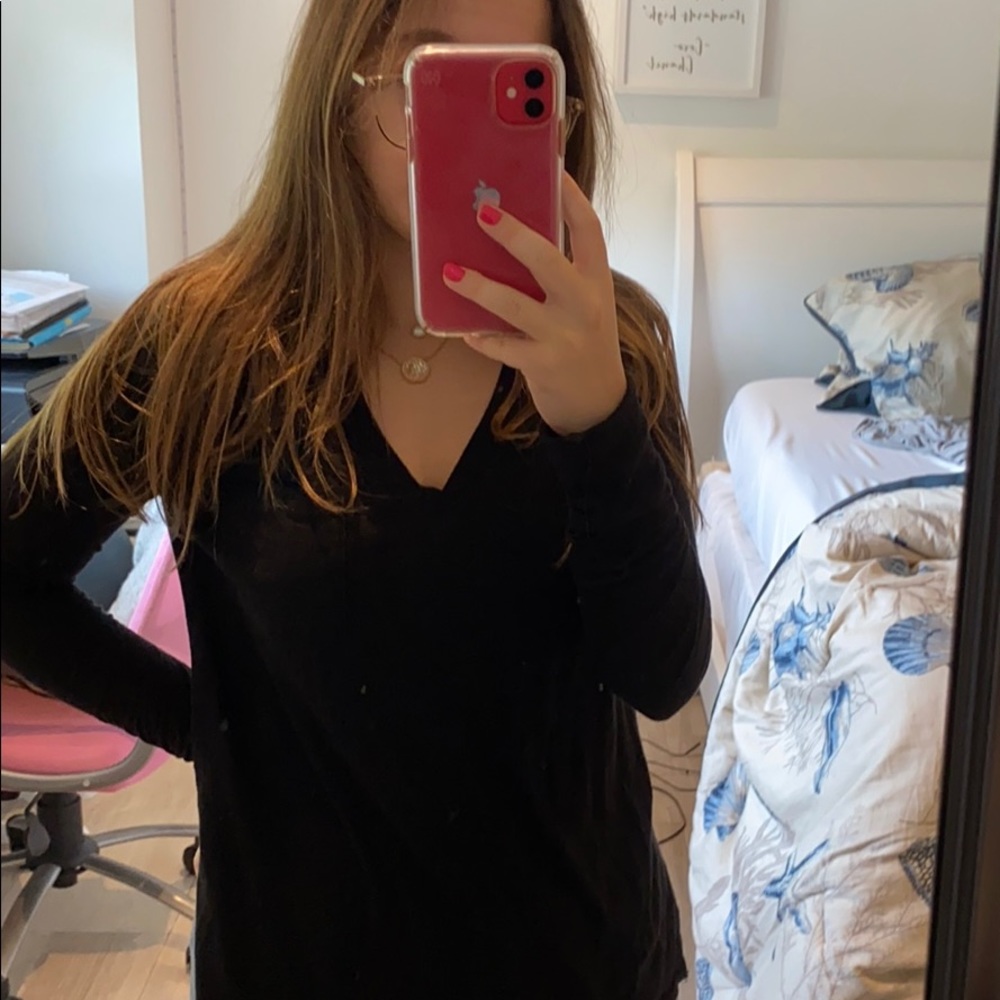 black long sleeve v neck